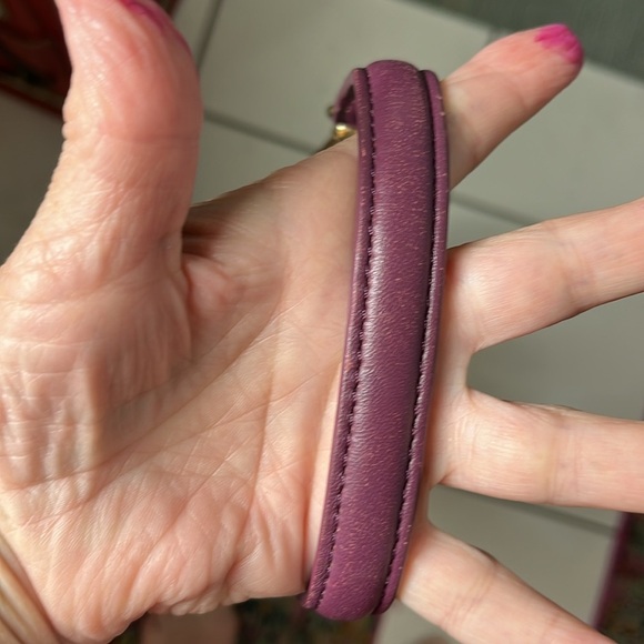 Vince Camuto   Shoulder/Crossbody bag, purple leather Quilted  goldtone hardware - Picture 7 of 17